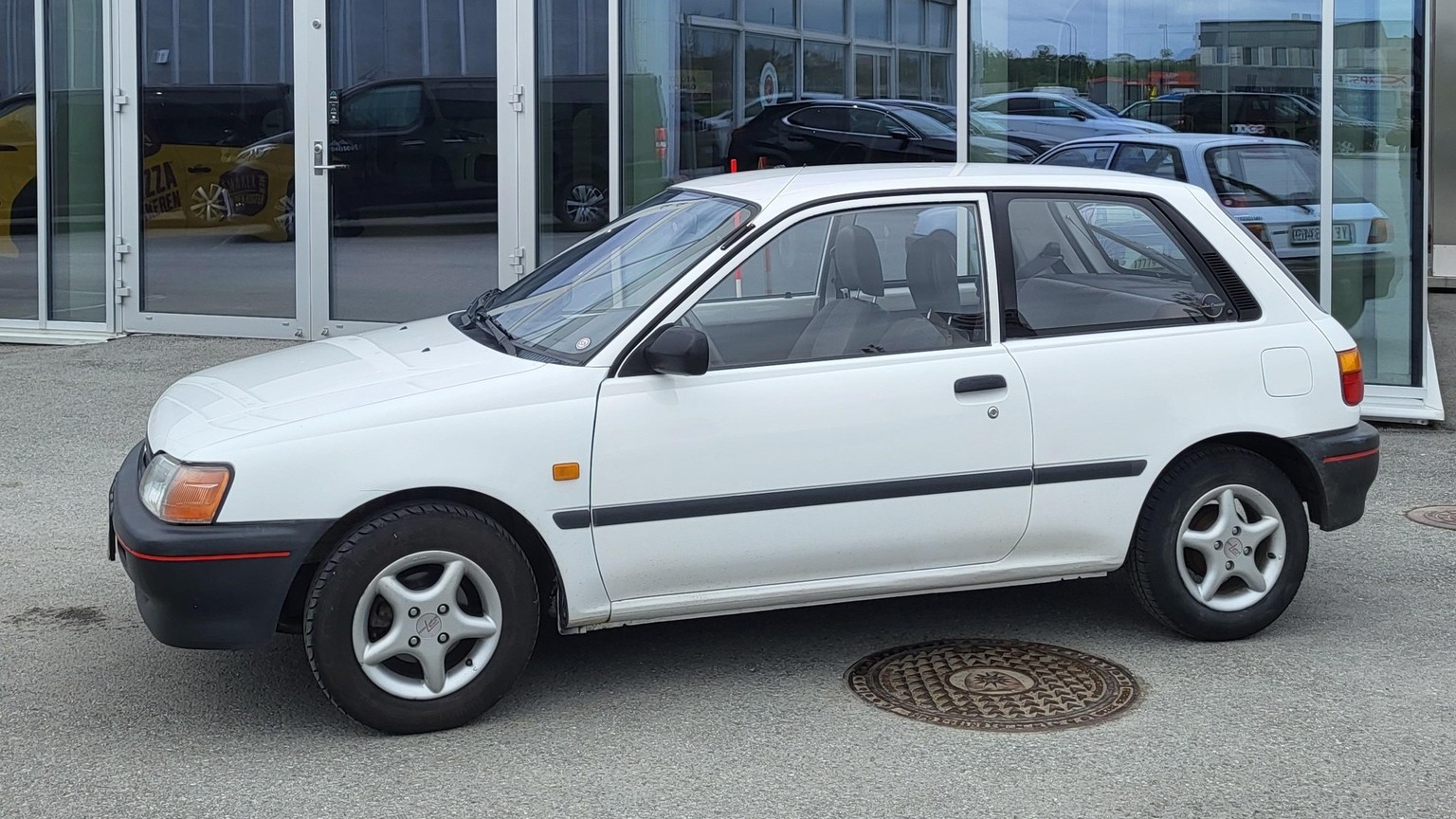 1995 Toyota Starlet 1.3 XLI automatic  